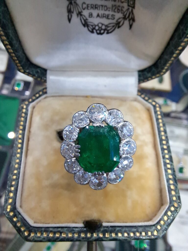 Grandiose Edwardian emerald and diamond ring – Delphi Antiques (Dublin)