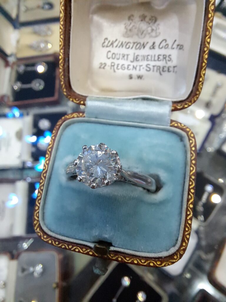 Dublin folk we need your help finding this precious engagement ring |  LovinDublin